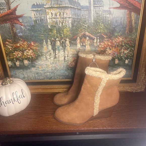 Tan suede ankle boots with a boho vibe ankle boots - Picture 2 of 2